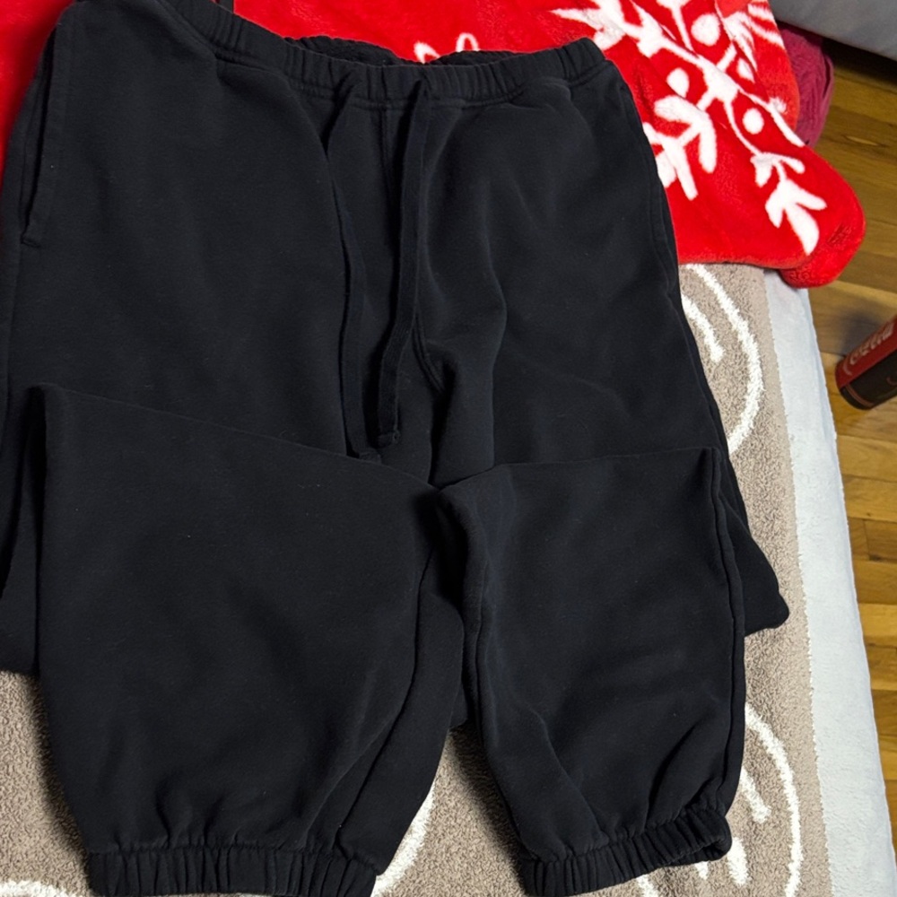 Hollister women’s Black Jogger Pants